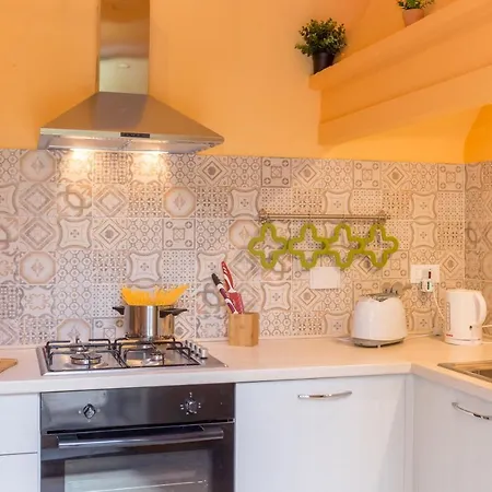 Apartment Pilastri Majestic Garden By Mmega Florence