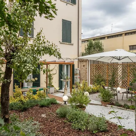 Apartment Pilastri Majestic Garden By Mmega Florence